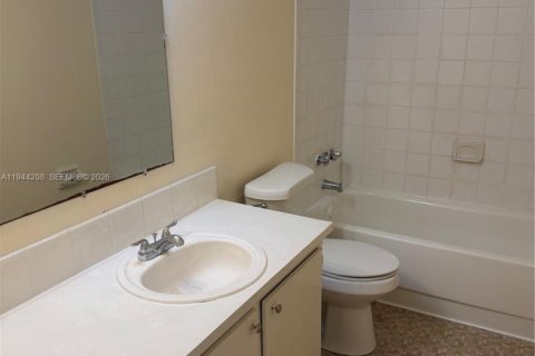 Снять в аренду кондоминиум в Майами, Флорида 2 спальни, 85.47м2, № 2000642 - фото 13