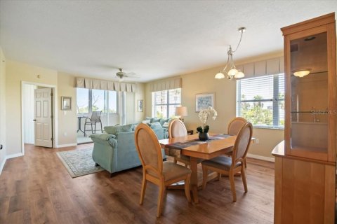 Condo in Palmetto, Florida, 3 bedrooms № 2304500 - photo 4