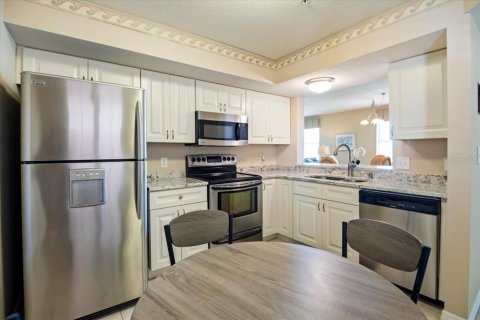 Condo in Palmetto, Florida, 3 bedrooms № 2304500 - photo 16