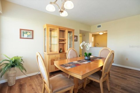Condo in Palmetto, Florida, 3 bedrooms № 2304500 - photo 11