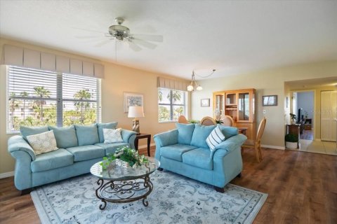 Condo in Palmetto, Florida, 3 bedrooms № 2304500 - photo 8