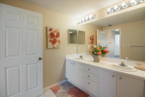 Condo in Palmetto, Florida, 3 bedrooms № 2304500 - photo 20