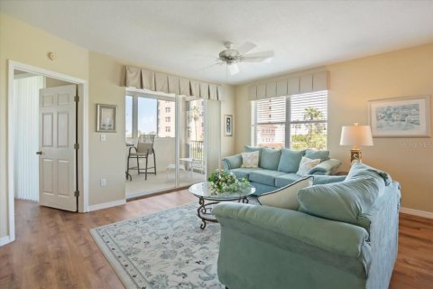Condo in Palmetto, Florida, 3 bedrooms № 2304500 - photo 3