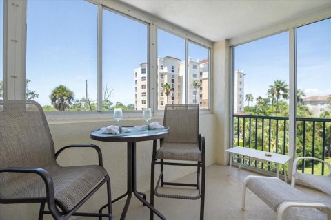 Condo in Palmetto, Florida, 3 bedrooms № 2304500 - photo 2