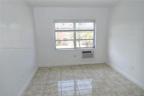 Condominio en venta en Miami, Florida, 1 dormitorio, 53.88 m2 № 1875470 - foto 12