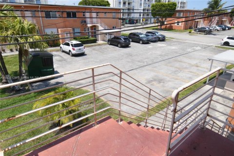 Condominio en venta en Miami, Florida, 1 dormitorio, 53.88 m2 № 1875470 - foto 19
