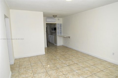 Condominio en venta en Miami, Florida, 1 dormitorio, 53.88 m2 № 1875470 - foto 3