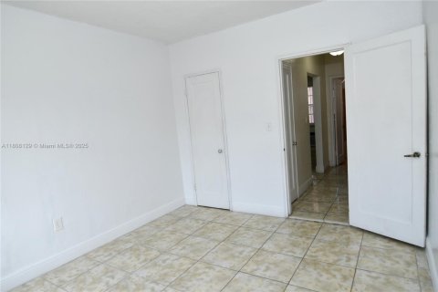 Condominio en venta en Miami, Florida, 1 dormitorio, 53.88 m2 № 1875470 - foto 14