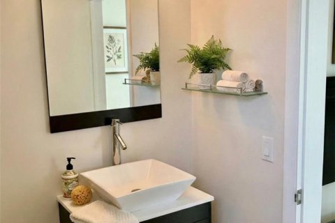 Copropriété à vendre à Bay Harbor Islands, Floride: 2 chambres, 92.9 m2 № 2343713 - photo 8