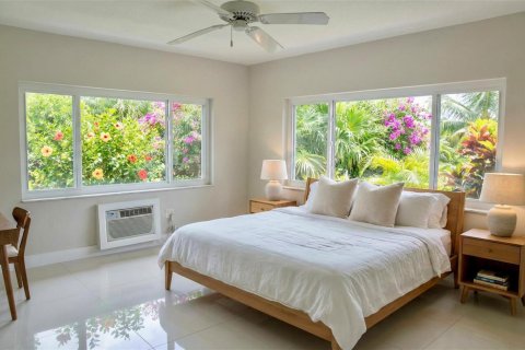 Copropriété à vendre à Bay Harbor Islands, Floride: 2 chambres, 92.9 m2 № 2343713 - photo 5