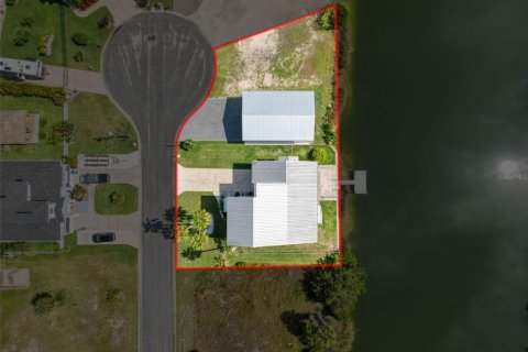 House in Hernando Beach, Florida 3 bedrooms, 205.31 sq.m. № 1808725 - photo 4
