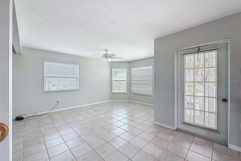 House in Hernando Beach, Florida 3 bedrooms, 205.31 sq.m. № 1808725 - photo 26
