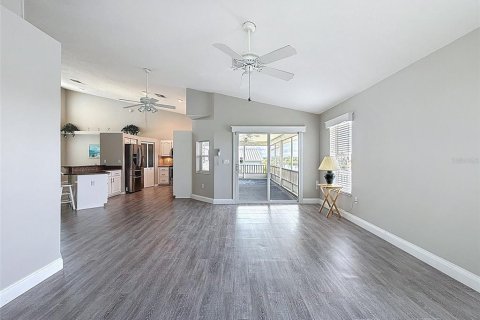 House in Hernando Beach, Florida 3 bedrooms, 205.31 sq.m. № 1808725 - photo 17