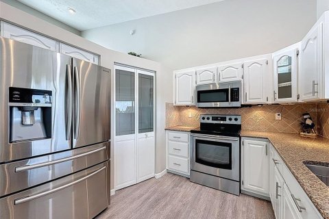 House in Hernando Beach, Florida 3 bedrooms, 205.31 sq.m. № 1808725 - photo 10