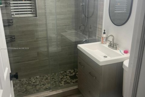 Villa ou maison à vendre à Miami Springs, Floride: 2 chambres, 95.41 m2 № 1940265 - photo 7