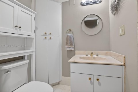 Купить кондоминиум в Форт-Лодердейл, Флорида 2 спальни, 123.56м2, № 2007710 - фото 29