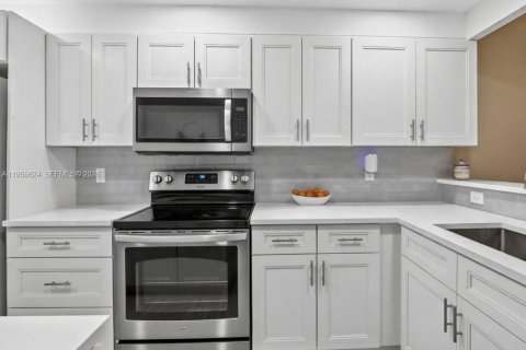 Купить кондоминиум в Форт-Лодердейл, Флорида 2 спальни, 123.56м2, № 2007710 - фото 10