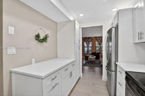 Купить кондоминиум в Форт-Лодердейл, Флорида 2 спальни, 123.56м2, № 2007710 - фото 8