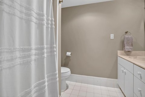 Купить кондоминиум в Форт-Лодердейл, Флорида 2 спальни, 123.56м2, № 2007710 - фото 24