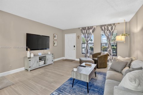 Купить кондоминиум в Форт-Лодердейл, Флорида 2 спальни, 123.56м2, № 2007710 - фото 6