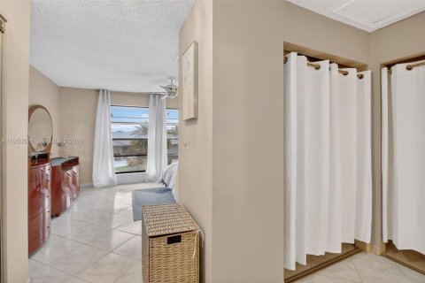 Купить кондоминиум в Форт-Лодердейл, Флорида 2 спальни, 123.56м2, № 2007710 - фото 21