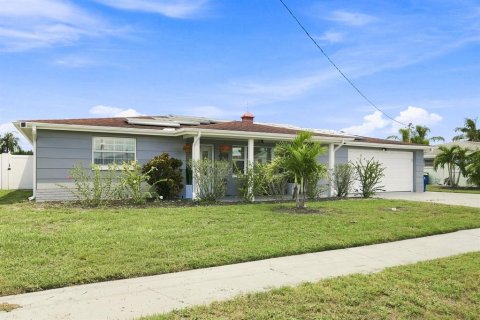Casa en Holiday, Florida 3 dormitorios, 163.69 m2 № 2360778