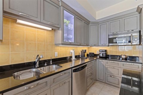 Купить кондоминиум в Сент-Питерсберг, Флорида 9 комнат, 180.69м2, № 1772075 - фото 13