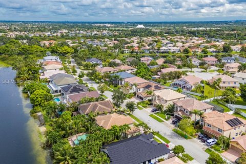 Casa en venta en Miramar, Florida, 4 dormitorios, 273.6 m2 № 2384632 - foto 29