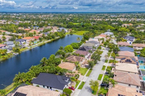 Casa en venta en Miramar, Florida, 4 dormitorios, 273.6 m2 № 2384632 - foto 28