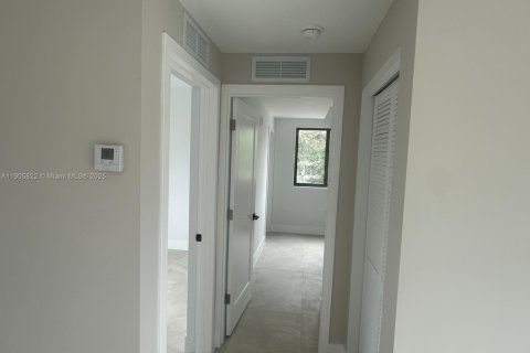 Снять в аренду квартиру в Майами, Флорида 3 спальни, № 1957267 - фото 8