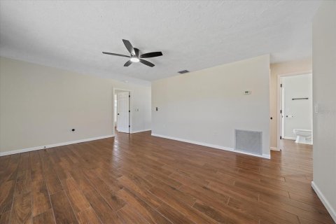 Villa ou maison à vendre à Sarasota, Floride: 3 chambres, 131.55 m2 № 1755452 - photo 6