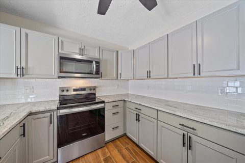 Villa ou maison à vendre à Sarasota, Floride: 3 chambres, 131.55 m2 № 1755452 - photo 11