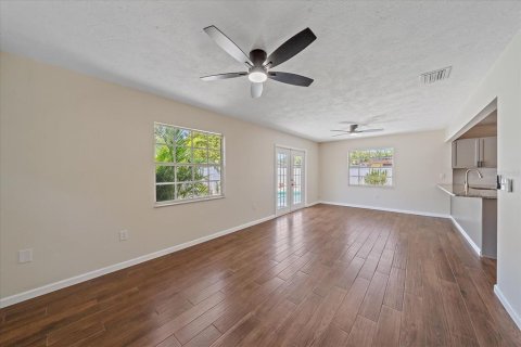 Villa ou maison à vendre à Sarasota, Floride: 3 chambres, 131.55 m2 № 1755452 - photo 15