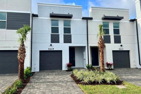 Touwnhouse à Mangonia Park, Floride 3 chambres, 135.08 m2 № 2170887