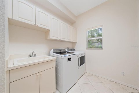 House in Englewood, Florida 3 bedrooms, 204.48 sq.m. № 2151138 - photo 30