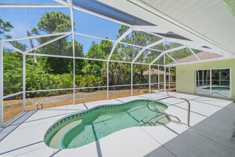 House in Englewood, Florida 3 bedrooms, 204.48 sq.m. № 2151138 - photo 3