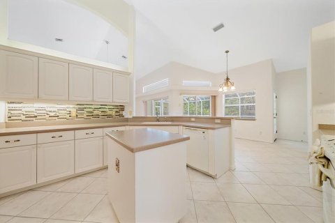 House in Englewood, Florida 3 bedrooms, 204.48 sq.m. № 2151138 - photo 11