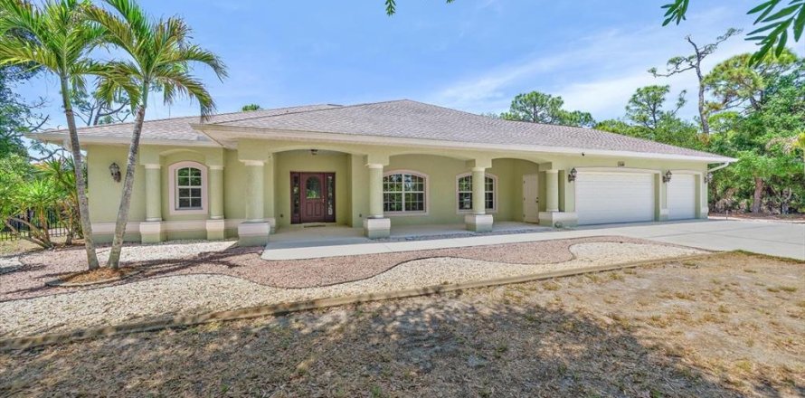 House in Englewood, Florida 3 bedrooms, 204.48 sq.m. № 2151138