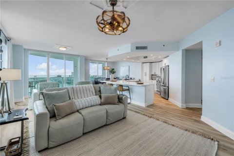 Condominio en venta en Holly Hill, Florida, 3 dormitorios, 208.01 m2 № 1837625 - foto 8