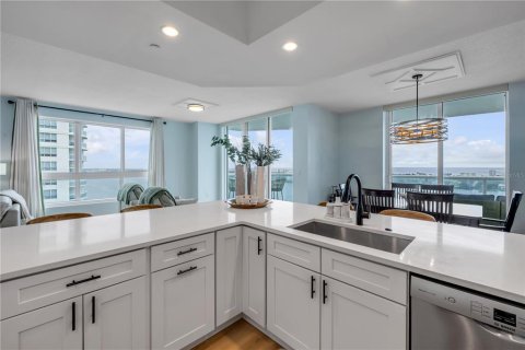 Condominio en venta en Holly Hill, Florida, 3 dormitorios, 208.01 m2 № 1837625 - foto 4