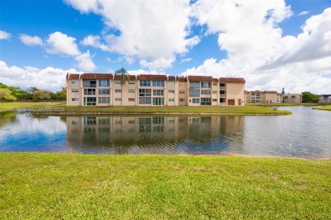 Condominio en venta en Sunrise, Florida, 1 dormitorio, 78.97 m2 № 2048677 - foto 30