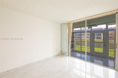 Condominio en venta en Sunrise, Florida, 1 dormitorio, 78.97 m2 № 2048677 - foto 9