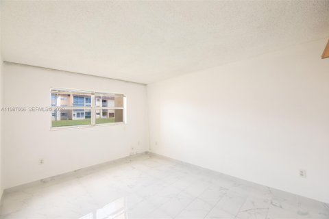 Condominio en venta en Sunrise, Florida, 1 dormitorio, 78.97 m2 № 2048677 - foto 21