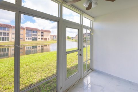 Condominio en venta en Sunrise, Florida, 1 dormitorio, 78.97 m2 № 2048677 - foto 27