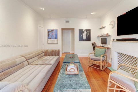 Купить кондоминиум в Майами-Бич, Флорида 1 спальня, 48.31м2, № 1933399 - фото 1