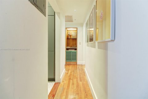 Купить кондоминиум в Майами-Бич, Флорида 1 спальня, 48.31м2, № 1933399 - фото 9