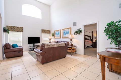 House in Kissimmee, Florida 5 bedrooms, 215.25 sq.m. № 1267328 - photo 20