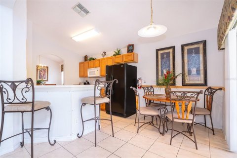 House in Kissimmee, Florida 5 bedrooms, 215.25 sq.m. № 1267328 - photo 18