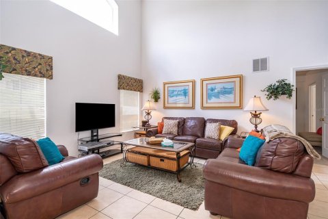 House in Kissimmee, Florida 5 bedrooms, 215.25 sq.m. № 1267328 - photo 21
