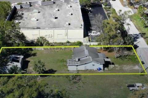 House in Lakeland, Florida 2 bedrooms, 140.1 sq.m. № 1853722 - photo 1